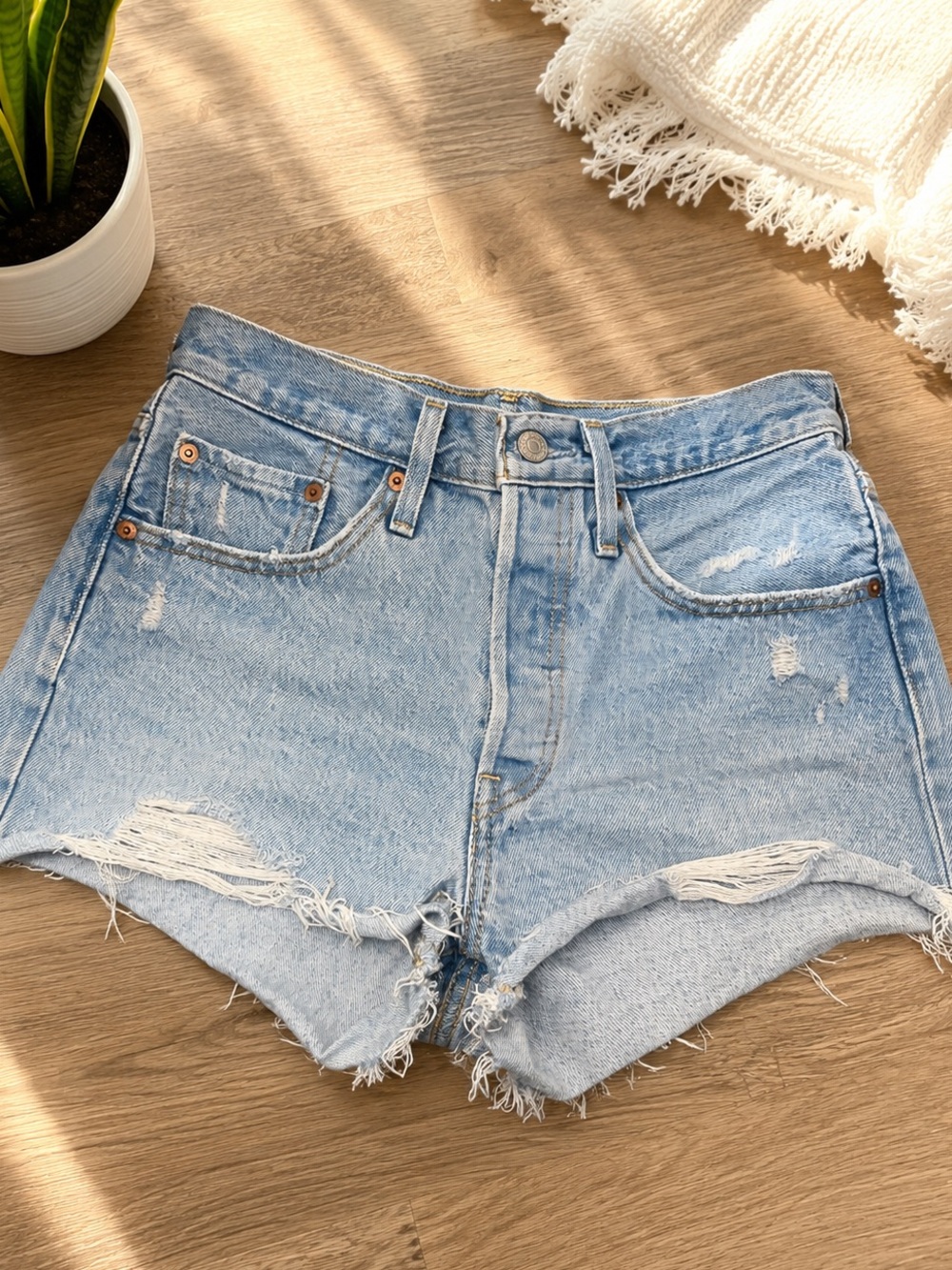 Levi’s Premium 501 Distressed Cutoff Denim Shorts W26